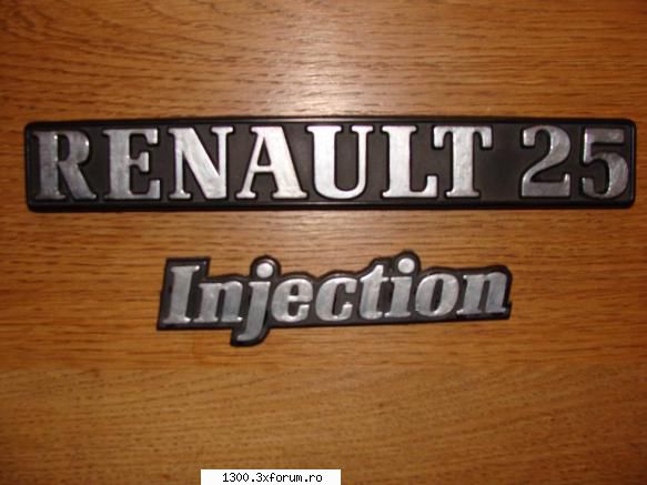 restaurare embleme renault dupa  alaturi alta emblema provenind renault phase 1 