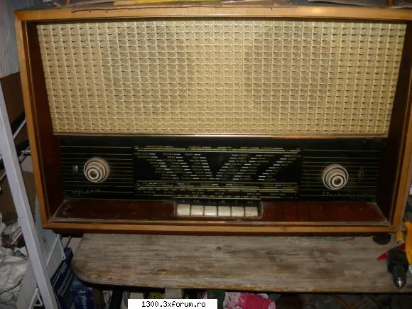 vind casca germana ww2 ,lampi gaz ,pendule etc radio opera mare estetic arata foarte bine 100 lei