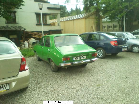 Dacii 1300 intalnite de noi prin orasele tarii. - Una prinsa in statiune, in parcarea unui - Diverse auto