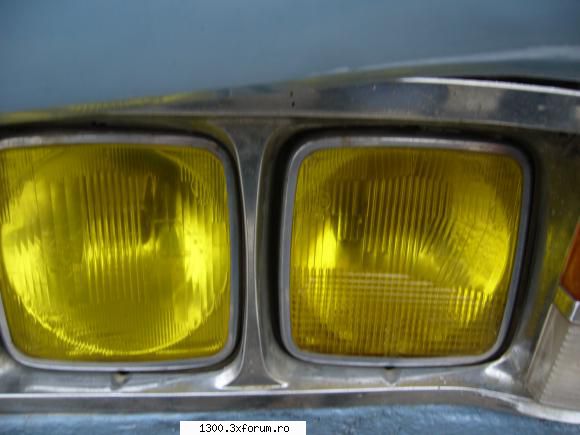 Fiat 125S - Farurile sunt originale. Sunt de culoare galbena - "Vechitura" mea