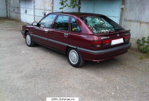Renault 21 GTS Symphonie 1991 - vazuta din alt unghi - "Vechitura" mea