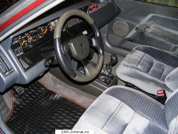 Renault 21 GTS Symphonie 1991 - interiorul acum - "Vechitura" mea