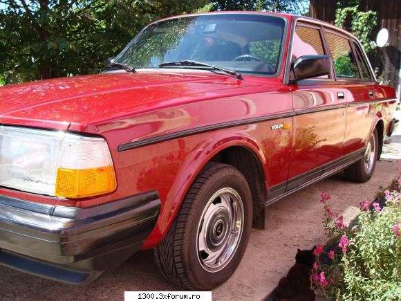 Volvo 240 DL 1986 - Dupa 3 ore de lustruit asa arata acum ornamentele - "Vechitura" mea