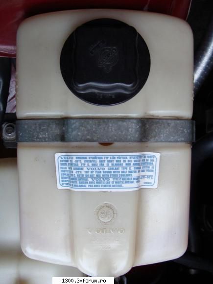 Volvo 240 DL 1986 - vasul de expansiune, avand anul fabricatiei - "Vechitura" mea