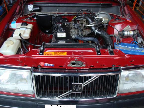 Volvo 240 DL 1986 - compartimentul motor dupa inca o curatare - "Vechitura" mea