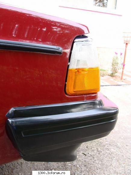 Volvo 240 DL 1986 - alt "simbol" Volvo (bara cu amortizoare inauntru) - "Vechitura" mea