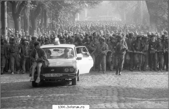 dacia 1300 din 1974 si 1976 - ce frumos defileaza minerii in spate - Masina mea Dacia 1300
